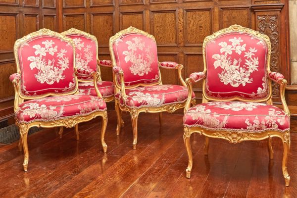 English & Continental Furniture & Decorative Arts