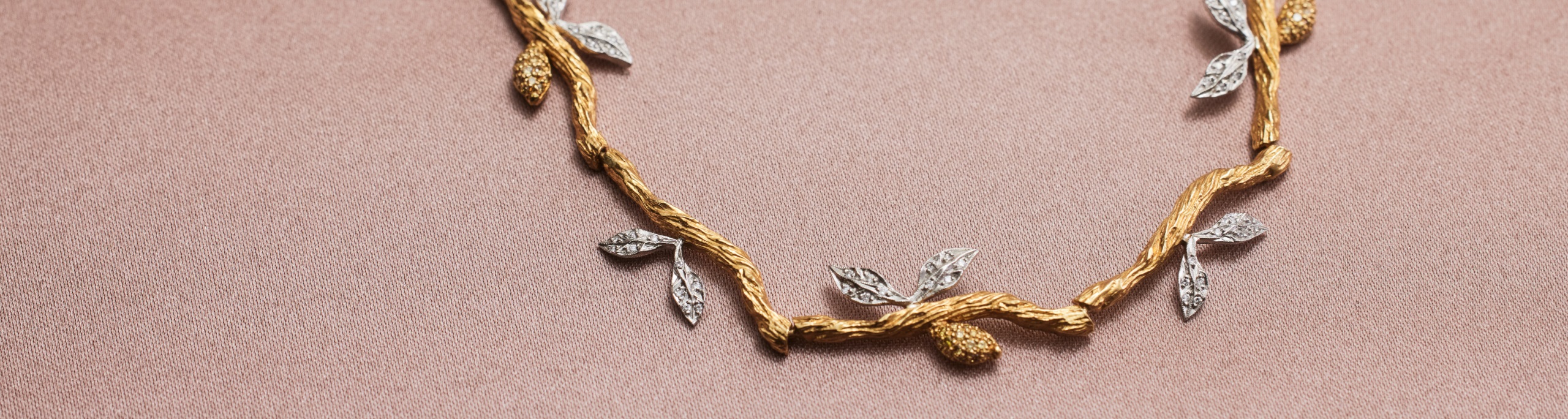 Jewelry Online & Property from Abandoned Safe Deposit Boxes by Order of Bank of America