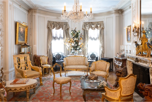 Property from a Commonwealth Avenue Mansion: The Estate of Anthony J. Sinskey