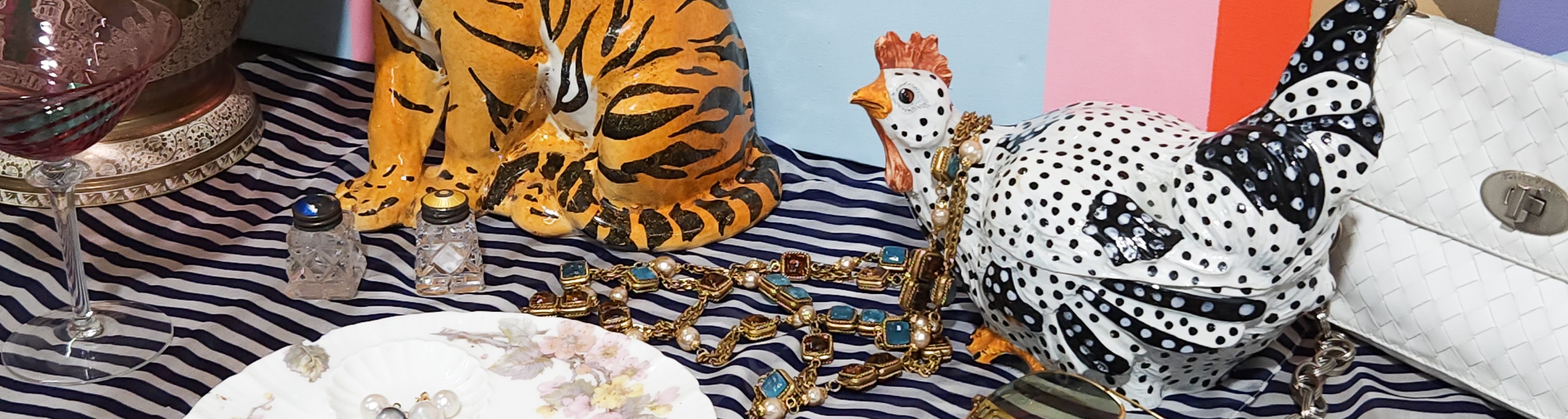 Shopping at Hayloft Auctions! August 2025