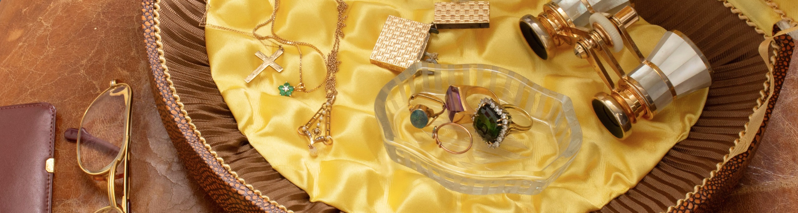 Shopping at Hayloft Auctions! November 2025