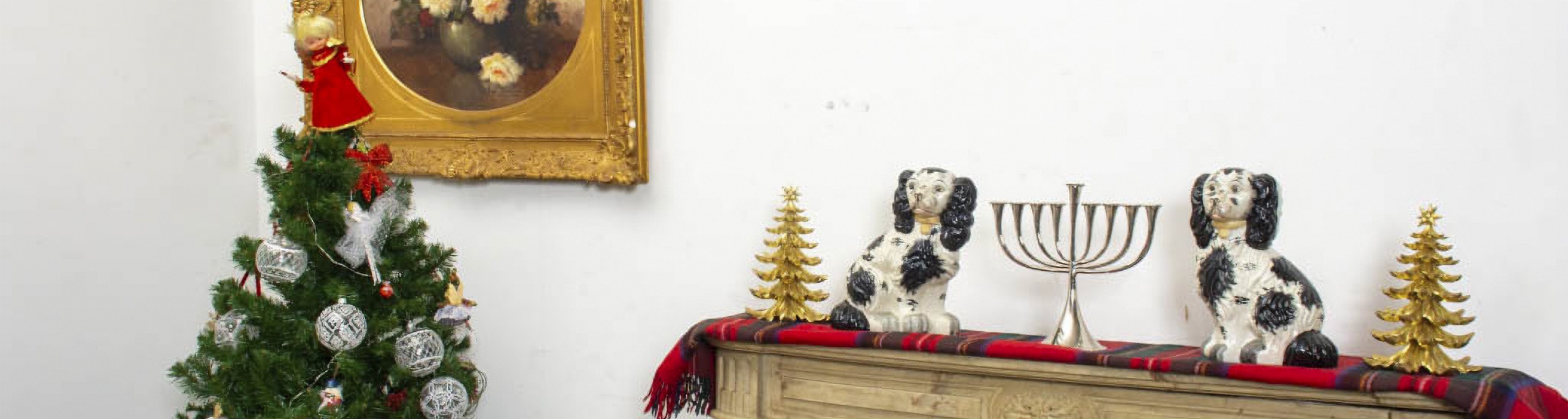 Shopping at Hayloft Auctions! December 2025