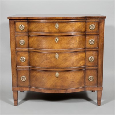 Lot 199 - Georgian Style Mahogany Chest of Drawers Baker...
