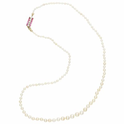 Lot 105 - Natural Pearl Necklace with Gold, Diamond and Synthetic Ruby Clasp