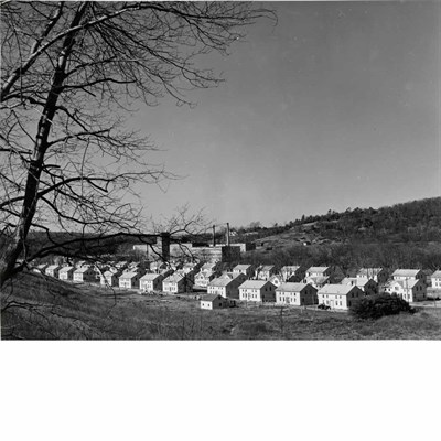 Lot 280 - [F.S.A. PHOTOGRAPERS] Group of six photographs,...