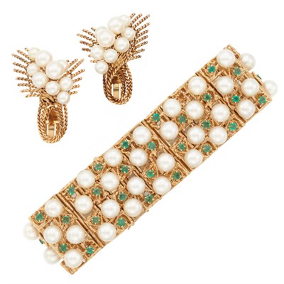 Lot 62 - Gold, Cultured Pearl and Emerald Bracelet and Pair of Gold and Cultured Pearl Spray Earclips