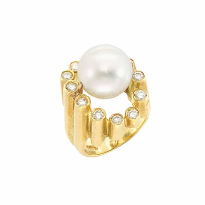 Lot 367 - Gold, South Sea Cultured Pearl and Diamond Ring