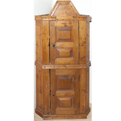 Lot 129 - Continental Provincial Pine Hanging Corner...