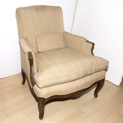 Lot 154 - Provincial Louis XV Style Painted Bergere