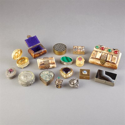 Lot 332 - Group of Small Boxes and Pill Boxes...