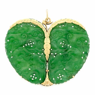 Lot 305 - Gold and Carved Jade Pendant