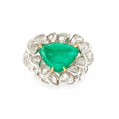 Lot 894 - White Gold, Emerald and Diamond Ring
