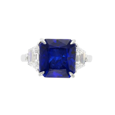 Lot 61 - Platinum, Sapphire and Diamond Ring