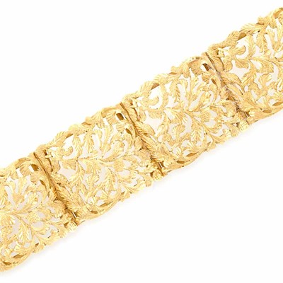Lot 325 - Gold Bracelet