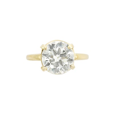 Lot 381 - Gold and Diamond Ring