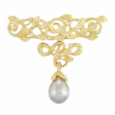 Lot 336 - Gold, Diamond and Gray Cultured Pearl Brooch