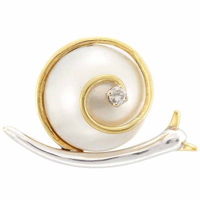 Lot 267 - Two-Color Gold, Mabe Pearl and Diamond Snail Pin