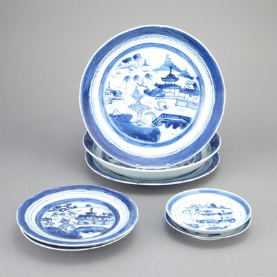 Lot 331 - Chinese Export Blue and White Porcelain Plates...