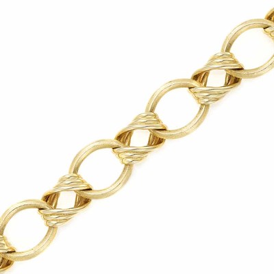 Lot 151 - Gold Link Bracelet