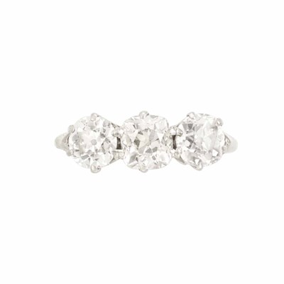 Lot 104 - Platinum and Diamond Three Stone Ring