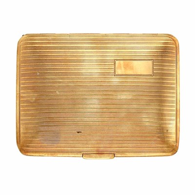 Lot 583 - Gold Cigarette Case