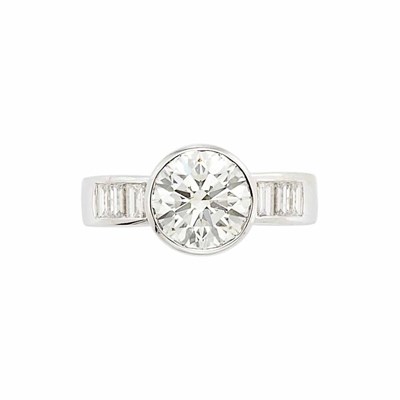 Lot 617 - White Gold and Diamond Ring, Piranesi