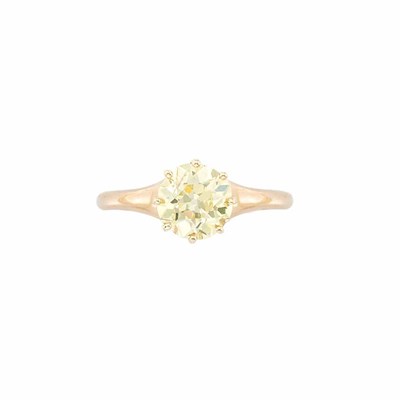 Lot 639 - Gold and Yellow Diamond Ring