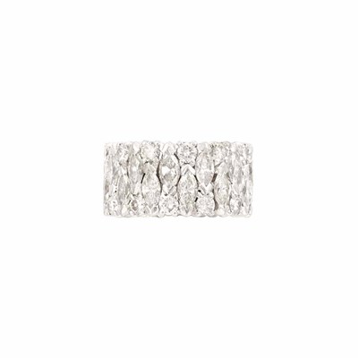 Lot 756 - Platinum and Diamond Band Ring