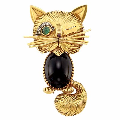 Lot 781 - Gold, Black Onyx, Cabochon Emerald and Diamond Cat Clip-Brooch, Van Cleef & Arpels, France