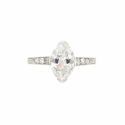 Lot 758 - Platinum and Diamond Ring