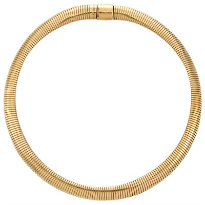 Lot 685 - Gold Snake Chain Necklace