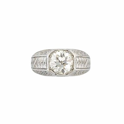Lot 774 - Gentleman's Platinum and Diamond Ring