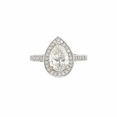 Lot 865 - Platinum and Diamond Ring