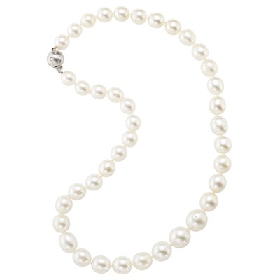 Lot 866 - South Sea Cultured Pearl Necklace with White Gold and Diamond Ball Clasp