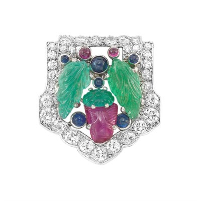Lot 402 - Art Deco Platinum, Carved Gem Stone and Diamond 'Tutti Frutti' Clip, France