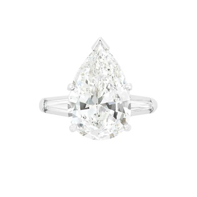 Lot 148 - Platinum and Diamond Ring