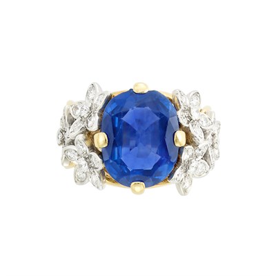 Lot 62 - Gold, Platinum, Sapphire and Diamond Ring