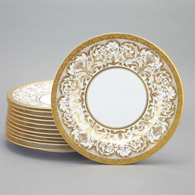 Lot 355 - Set of Twelve Crown Sutherland Gilt Decorated...