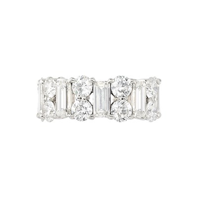 Lot 154 - Platinum and Diamond Band Ring
