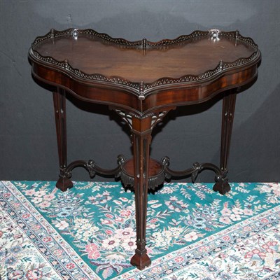 Lot 171 - Georgian Style Mahogany Heart-Form Tea Table...