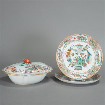 Lot 151 - Canton Famille Rose Porcelain Platter 19th...