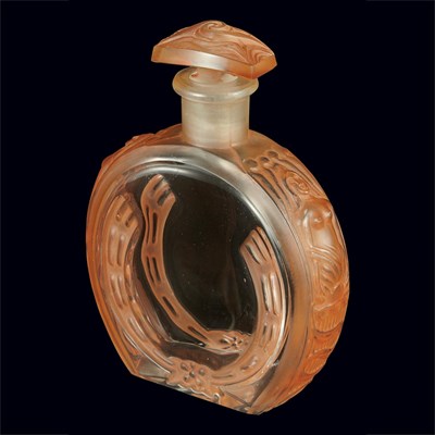 Lot 611 - French Art Deco Molded Glass Un Air Embaumé...