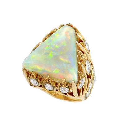 Lot 45 - Gold, Opal and Diamond Ring