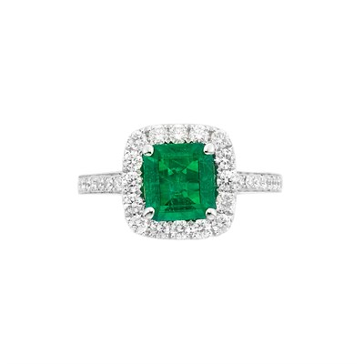 Lot 150 - White Gold, Emerald and Diamond Ring, Piranesi