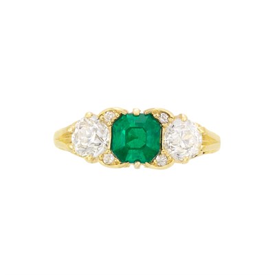 Lot 292 - Gold, Emerald and Diamond Ring