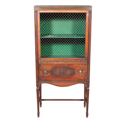 Lot 151 - Georgian Style Mahogany Bookcase Cabinet...