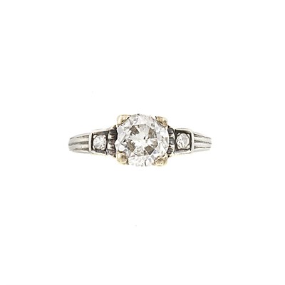 Lot 1084 - White Gold and Diamond Ring
