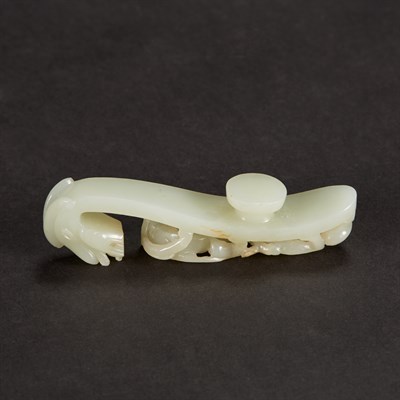 Lot 333 - Chinese Pale Celadon Jade Belt Hook Qing...