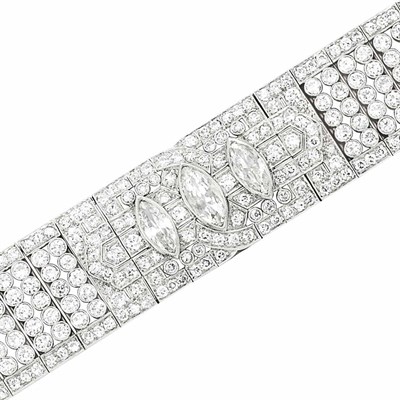 Lot 360 - Platinum and Diamond Bracelet