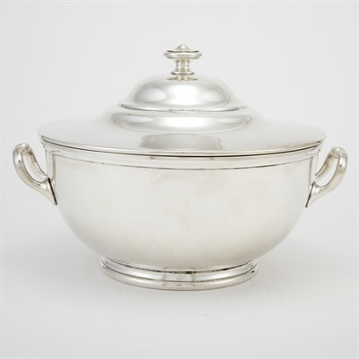 Lot 285 - English Silver Covered Soup Tureen Elkington &...